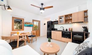 Kuchyň nebo kuchyňský kout v ubytování Sun Stone Villas