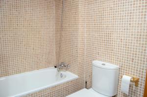 A bathroom at Novam Studio Centro de Málaga.