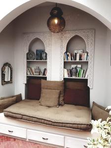 Posezení v ubytování Riad Laly Tourisme Eclairé Le bijou de la medina + 37 fotografií