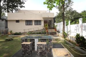 Gallery image of Muskan Paradise Villa with Pool Yelagiri By Lexstays in Yelagiri