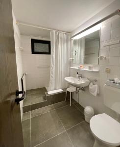 Koupelna v ubytování Hotel Brunnenhof