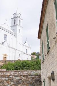 Fotografia z galérie ubytovania Le presbytère du Nebbiu piscine et jacuzzi v destinácii Santo-Pietro-di-Tenda