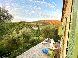 Fotografia z galérie ubytovania Le presbytère du Nebbiu piscine et jacuzzi v destinácii Santo-Pietro-di-Tenda
