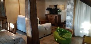A kitchen or kitchenette at EL CAMPANARIO Még 15 kép