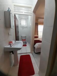A bathroom at The Family and Prayer Guesthouse