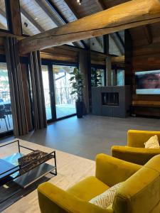 Prostor za sedenje u objektu Chalet Deux B