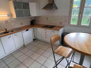 Fotografia z galérie ubytovania Pleasant holiday home with garden v destinácii Clohars-Carnoët