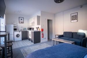 Kuchyň nebo kuchyňský kout v ubytování Cosy 1 Bed Apartment in the heart of Norwich