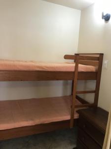 Dviaukštė lova arba lovos apgyvendinimo įstaigoje Residencial Sombreiro