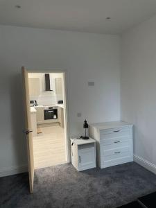 Gallery image of Starry Night 2 Bed Apartment in Birkenhead