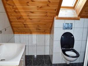 Billede fra billedgalleriet på 4 person holiday home in MÅLØY-By Traum i Måløy