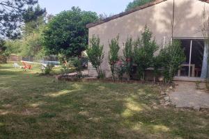 Zdjęcie z galerii obiektu villa vigneronne w mieście Saint-Hilaire-de-Brethmas