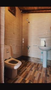A bathroom at Shanty beach camp suer