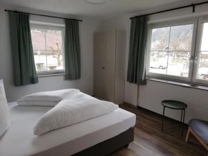 Postel nebo postele na pokoji v ubytování Appartement Schneeflöckchen