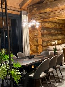 Prostor za sedenje u objektu Chalet Deux B