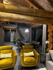 Prostor za sedenje u objektu Chalet Deux B