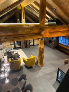 TV i/ili multimedijalni sistem u objektu Chalet Deux B