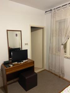 TV a/nebo společenská místnost v ubytování Rooms Juran