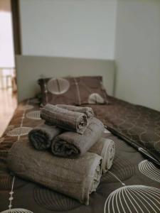 Postel nebo postele na pokoji v ubytování King apartment al Palazzetto + 30 fotografií