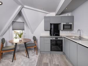Η κουζίνα ή μικρή κουζίνα στο Apartment 6 Catbells