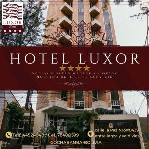 una pancarta para un hotel luxoria con una foto de un edificio en Hotel Luxor, en Cochabamba