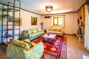 A seating area at Dalyan Villa StoneHouse-1