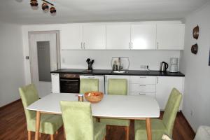 Kuchyň nebo kuchyňský kout v ubytování Ferienhaus Durstberger