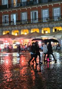 Goście zatrzymujący się w obiekcie Centro Madrid. Plaza Mayor. Puerta del Sol. Opera.