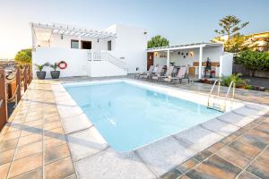 Bazén v ubytování Sea Moon Lanzarote nebo v jeho okolí
