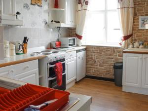Gallery image of Dairy Cottage in Barnstaple