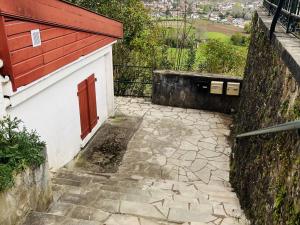 Budynek, w którym mieści się apartament
