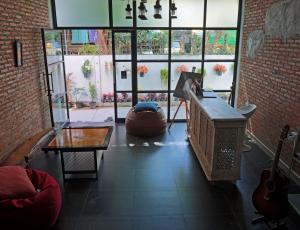 Gallery image of TarTar & Nay Hostel in Chiang Mai