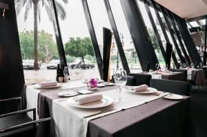Reštaurácia alebo iné gastronomické zariadenie v ubytovaní Eurostars Palace