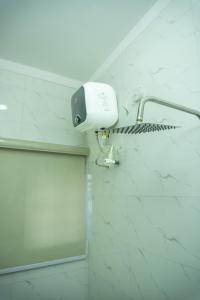 Vannituba majutusasutuses Spectacular 3/4-Bed-Apt With 24hrs Power And FAST Wi-Fi