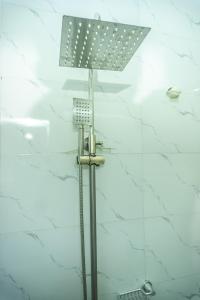 Vannituba majutusasutuses Spectacular 3/4-Bed-Apt With 24hrs Power And FAST Wi-Fi