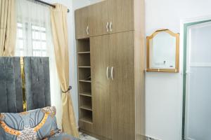 Foto sihtkohas Amuwo asuva majutusasutuse Spectacular 3/4-Bed-Apt With 24hrs Power And FAST Wi-Fi galeriist