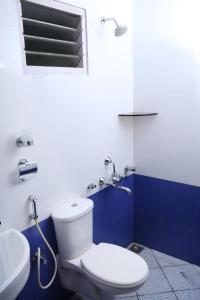 A bathroom at kevins Placid Homestay