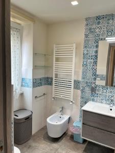 A bathroom at Le case di Lulù