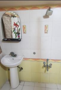 Koupelna v ubytování Sureli Haveli