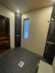 Koupelna v ubytování Vennivaara 8