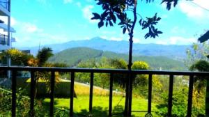 Uma vista geral da montanha ou uma vista da montanha a partir do quarto em acomodação particular