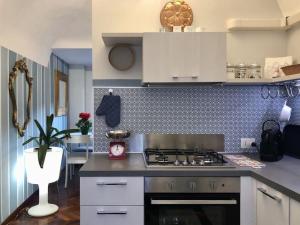 Kjøkken eller kjøkkenkrok på Mini suite del borgo antico