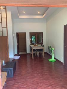 Fotografie z fotogalerie ubytování บ้านธานี (BAAN THANI) v destinaci Choeng Mon pláž