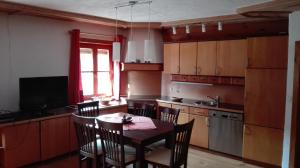 Cucina o angolo cottura di Ferienwohnung Schreiner