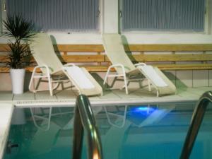 Bazén v ubytování Hotel Barance nebo v jeho okolí