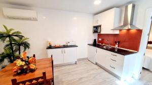 Kuchnia lub aneks kuchenny w obiekcie Vivienda Turística Cervantes