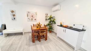 Kuchnia lub aneks kuchenny w obiekcie Vivienda Turística Cervantes