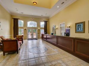 O zonă de relaxare la Cozy Retreat - Close to Disney & Golf +39 fotografii