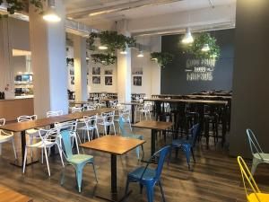 Reštaurácia alebo iné gastronomické zariadenie v ubytovaní Apartimento Hydral Viene + 9 fotografií