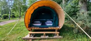 圣吉隆Camping Parc d'Audinac les Bains 3 étoiles - Piscine chauffée - Vue montagne的相册照片